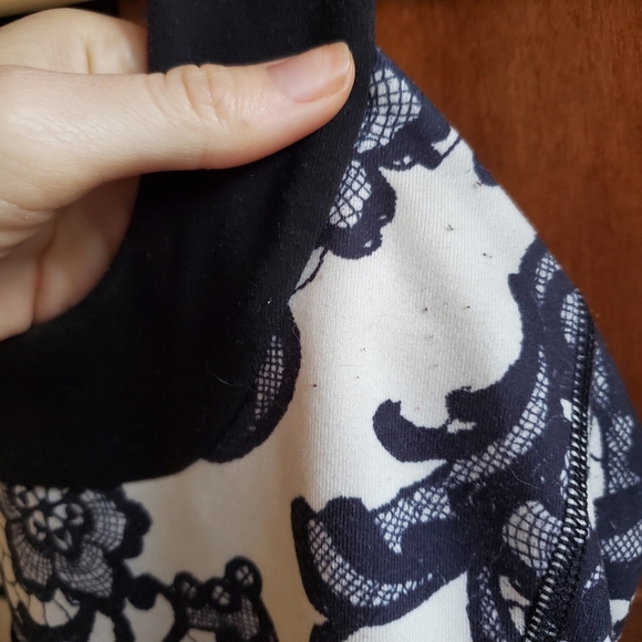 *RARE* Vintage Lululemon Scoop Neck Tank - Picture 6 of 9